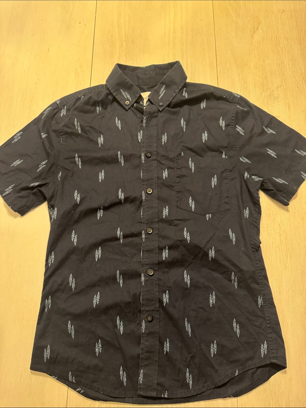 Goodfellow & Co Navy Short-Sleeve Button-Down Shirt with Light Blue Pattern
